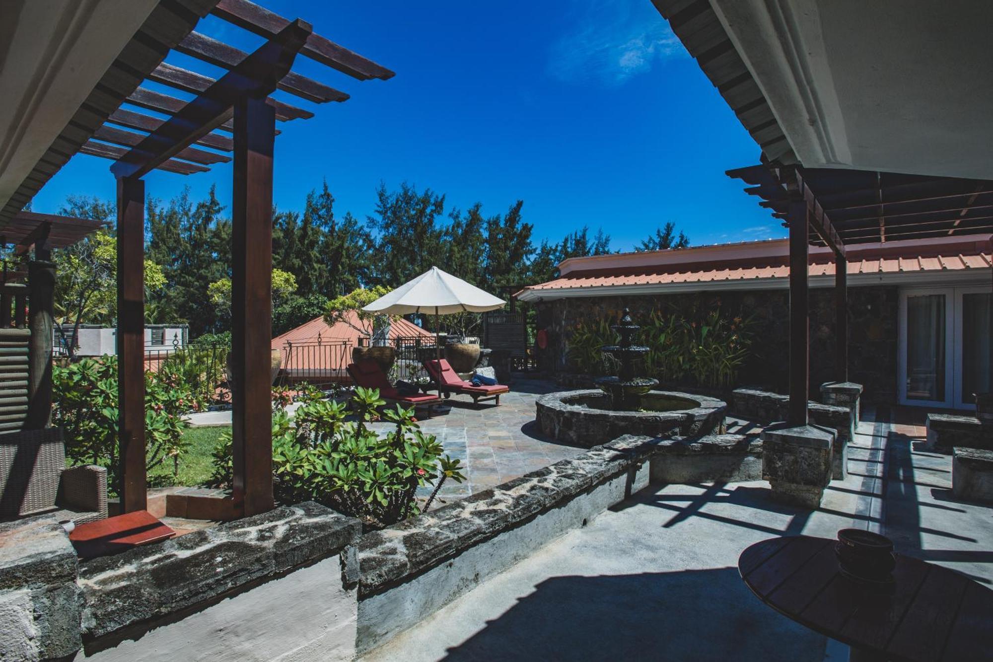 Aanari Hotel & Spa- Mauritius Flic-en-Flacq Εξωτερικό φωτογραφία